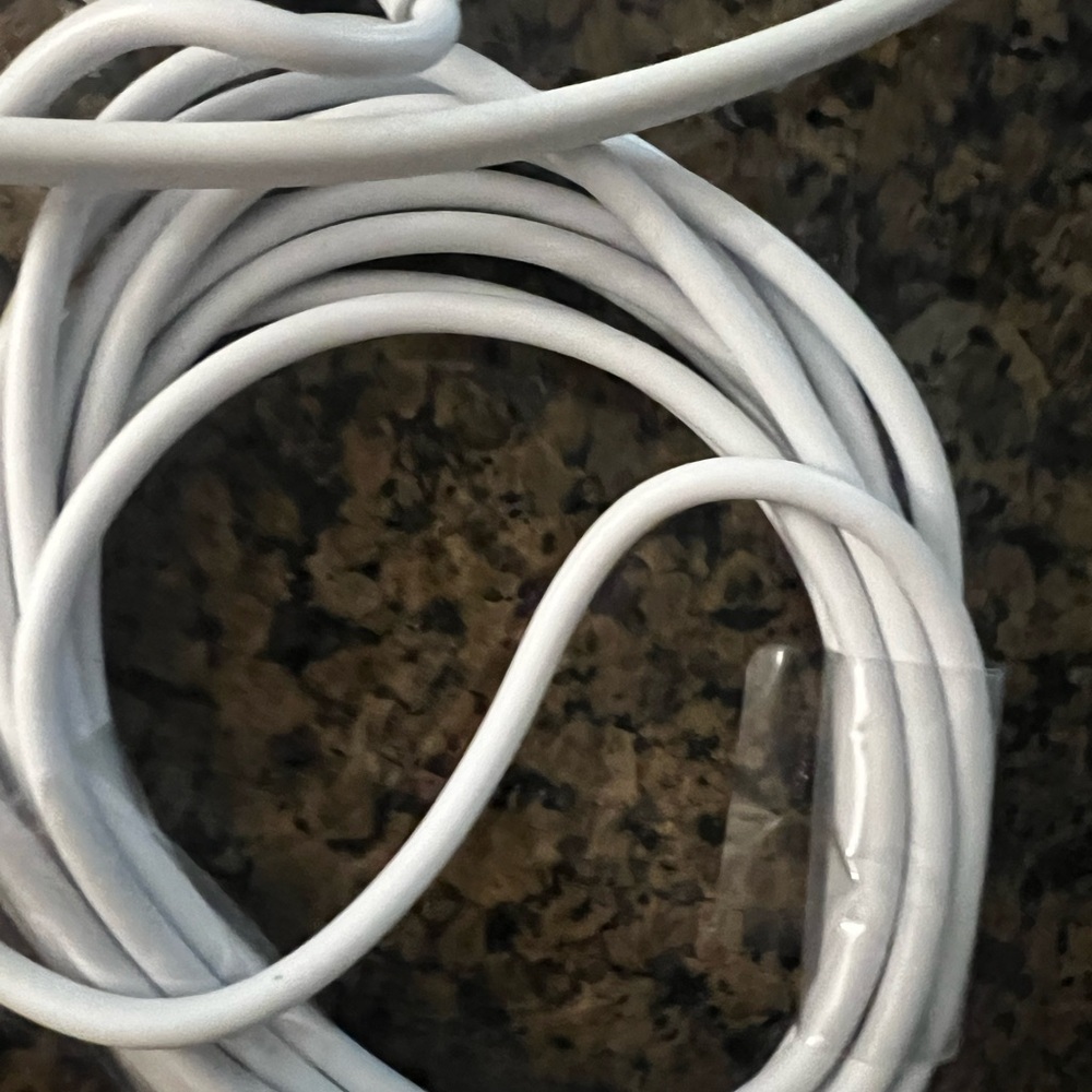Apple White A1408 AirPort Extreme Base Router - Picture 5 of 5